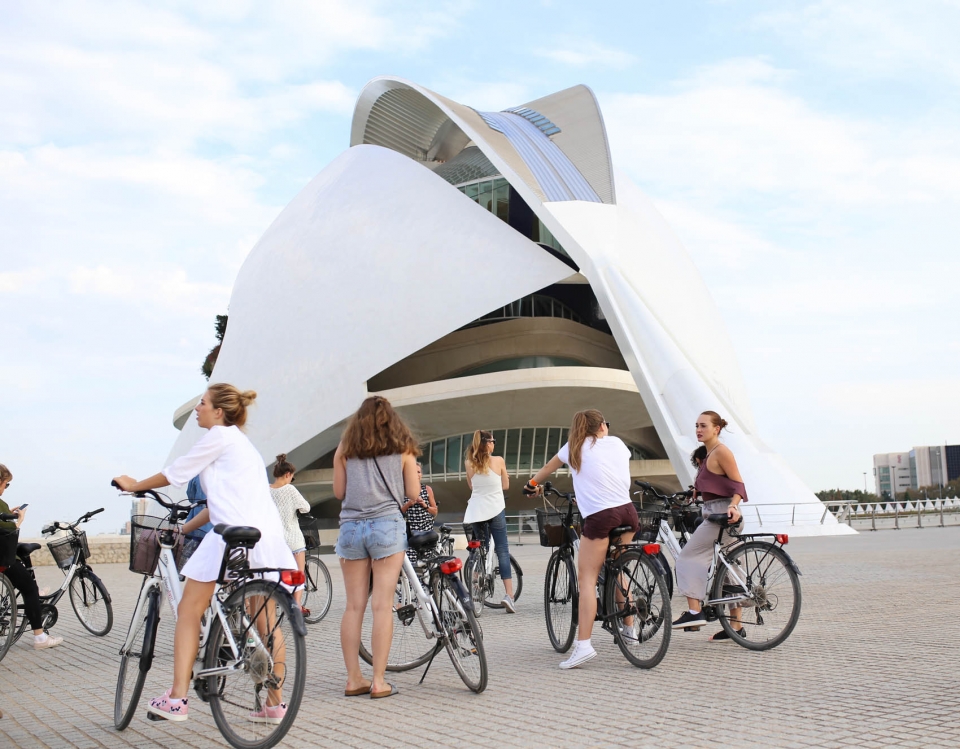Opernhaus Valencia, Radtour, Fahrräder, Bloggerinnen