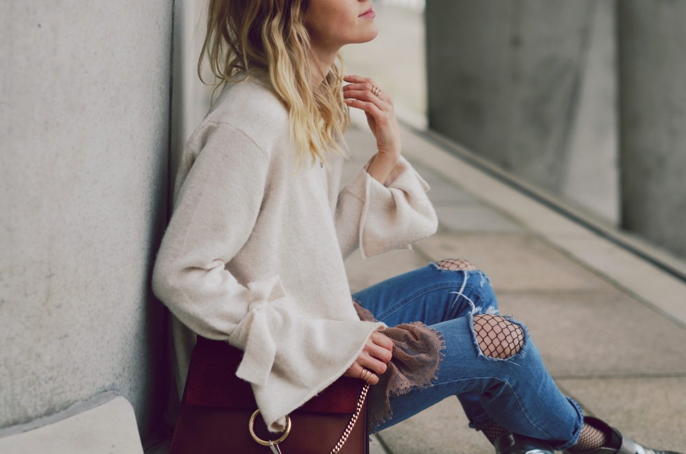 wollpullover, strickpullover, strick, chloe, faye, handtasche, bag, highwaist, jeans, layering, silver shoes, boots